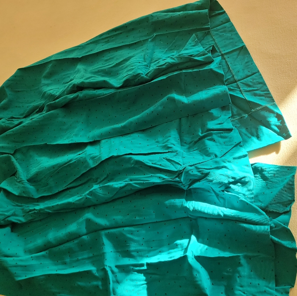 HAND MADE GREEN SKIRT FOR WOMAN